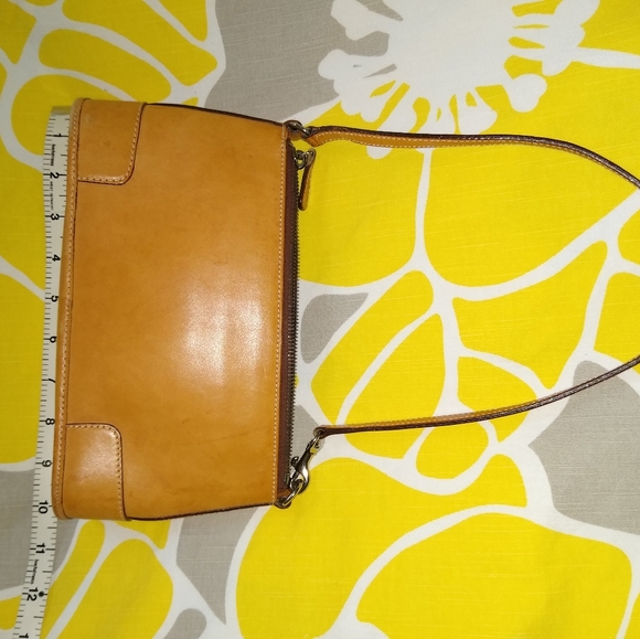 Coach purse tan leather made in Italy - Picture 4 of 5